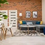 One Bedroom Apartment - Dluga 30 Street